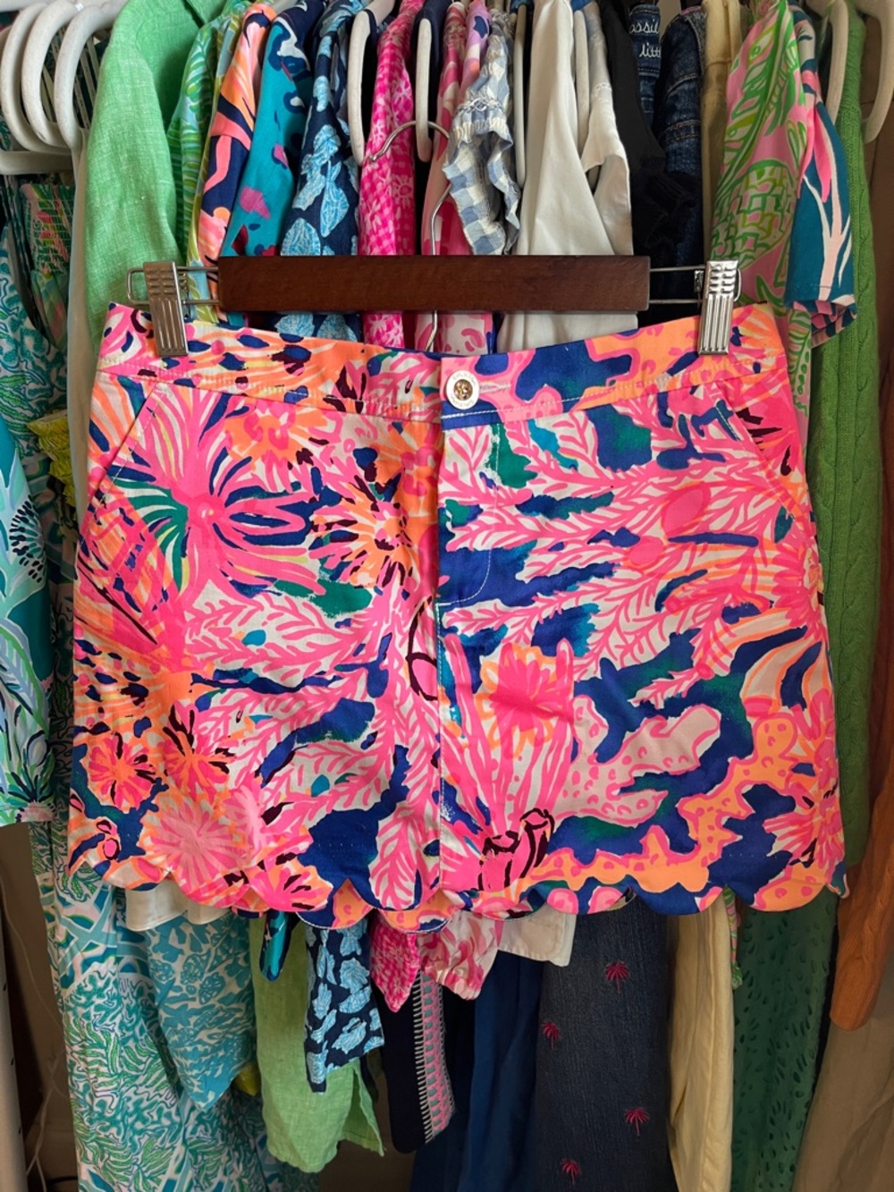 Lilly Pulitzer Neon Pink & Navy Floral Scallop-Hem Skort